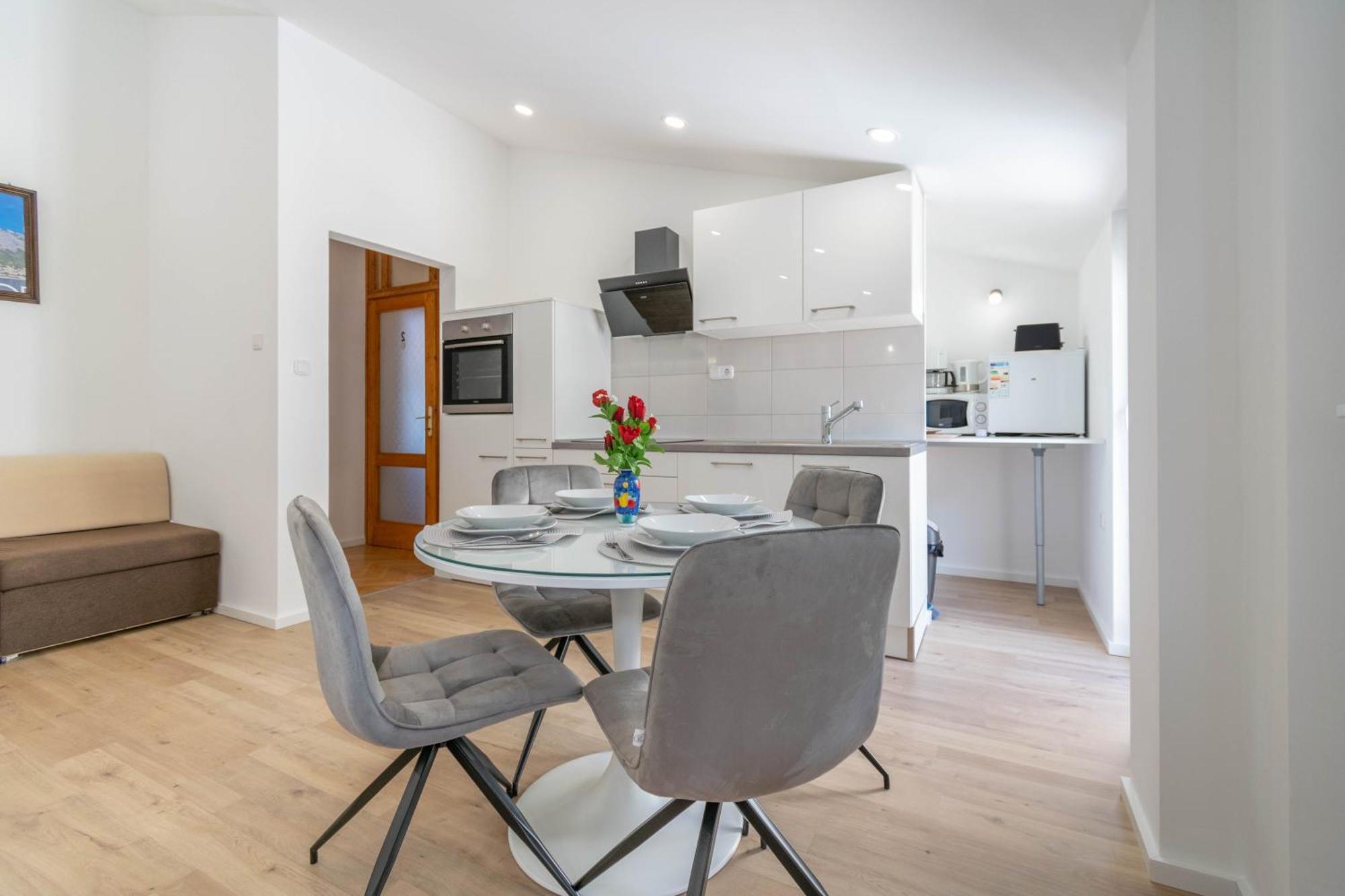 Apartment Kristina Dujmovic Baska Voda Room photo